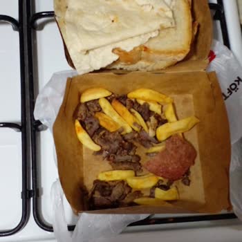 Köfteci Yusuf Personelin Kaba Davranışı Kafamıza Vurur Gibi Servis Yapması Sorunu