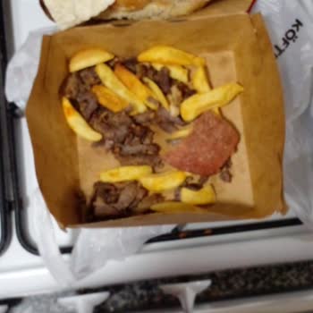 Köfteci Yusuf Personelin Kaba Davranışı Kafamıza Vurur Gibi Servis Yapması Sorunu