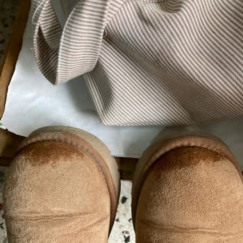 A101 Ugg Botlarımda Ki Leke