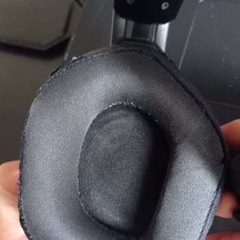 Gamepower Mihawk Kulaklık Pedi Soyuluyor