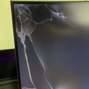 Samsung Müşterisini Önemsemiyor (Odyssey G7 Panel Değişimi)