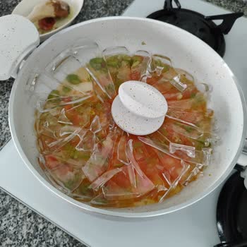 Egeşok Alışveriş Merkezleri İlk Kullanımda Patlayan Kapaklı Tencere Satıyor