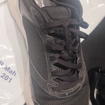 Skechers Bana "yalancısın" Diyor
