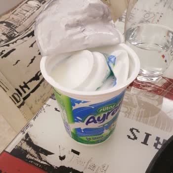 Sütaş Ayran Kuyusunu İçinden Bükülmüş Ayran Kutusu Çıktı