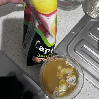 Cappy İçecek İçinden Çıkan Adlandıramadığım Bir Şey