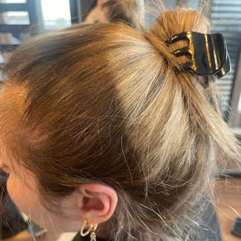 Ayna Kuaför & Güzellik Merkezi (Eryaman) Boya Yapmasını Bilmiyor