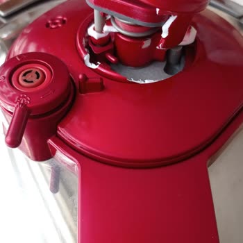 Korkmaz Mutfak Eşyaları Düdüklü Tencere Kapağı Patlaması!