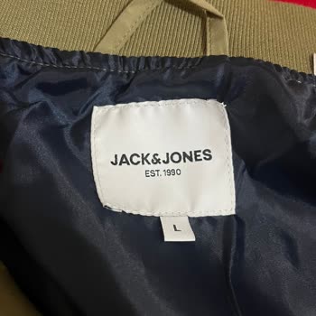 Jack & Jones Mağazasından Aldığım Mont Sökük Çıktı