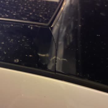 Volkswagen Polo Cam Tavan Çerçevesi Çatladı