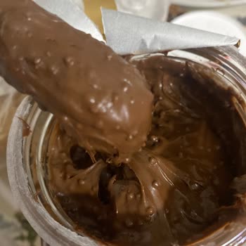Nutella'da Nokta Şeklinde Yağ Parçacıkları
