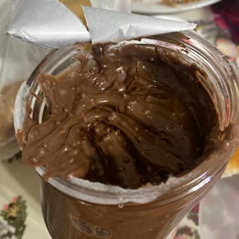 Nutella'da Nokta Şeklinde Yağ Parçacıkları