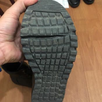 Hotiç Marka Botların 1 Yıl İçerisinde Tabanlarının Yarılması.