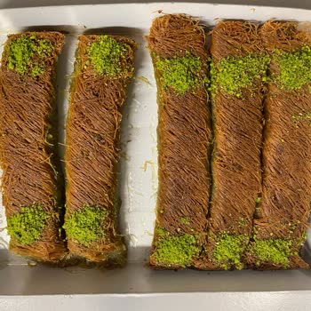 Salihoğulları Baklava'dan Alınan Tatlıdan Böcek Çıkması!