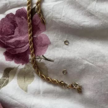 Handeli Aksesuar Ürünleri Renk Atıyor Ve Kopuyor