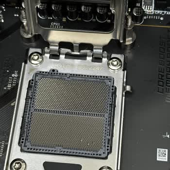 Teknobiyotik 2 Günlük Anakartı Değiştirmedi