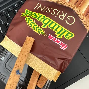 Ülker Altınbaşak Grissini İçerisinde Yabancı Madde Çıktı!