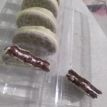 Ülker Beyaz Çikolatalı Pasta Tadında Halley Kuru Sert Bisküvi Gibi