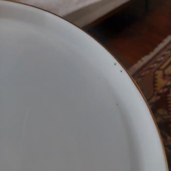 Güral Porselen Tabaklarda Deformasyon Mevcut