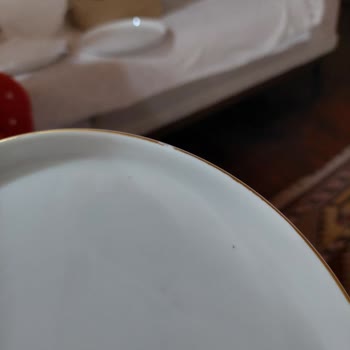 Güral Porselen Tabaklarda Deformasyon Mevcut