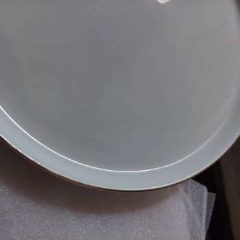 Güral Porselen Tabaklarda Deformasyon Mevcut