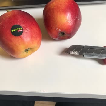 Çekok Gıda Elma Yüzeyinde Mum