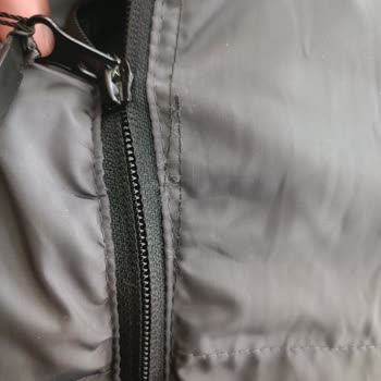 Slazenger Montunda Fermuar Ve Dikiş Sorunları