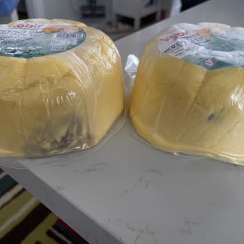 Kebir Süt Ve Süt Ürünleri Vakumlu, Açılmamış, Tarihi Geçmemiş Tereyağı Küflendi!