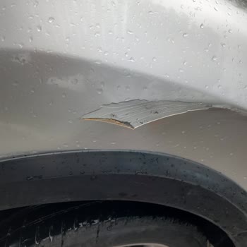 Martı Scooter Şirket Arabası Duran Arabama Vurdu