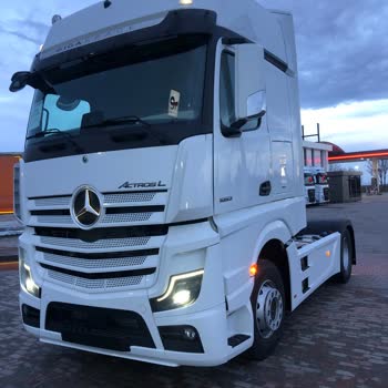 Mercedes-Benz Çekici Ön Kabin Körük Hatası