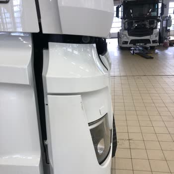 Mercedes-Benz Çekici Ön Kabin Körük Hatası