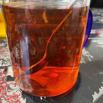 Irmak Şeker Çaya Atınca Garip Şeyler Çıkıyor