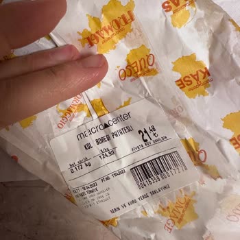 Next Level Avm Macro Center Bozulmuş Börek Satıyor