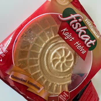 BİM Fisko Birlik Kağıt Helvadan Siyah Madde Çıktı.