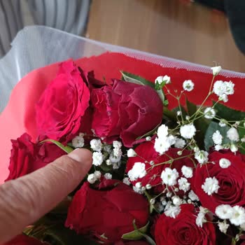 Çiçek Sepeti Güller Eksik Ve Solmuş Geldi!