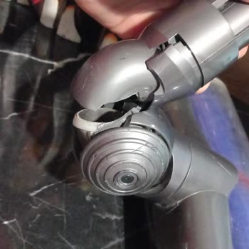 Dyson V8 Absolute Servis Sonrası Başlık Kırılması
