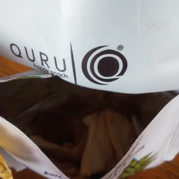 Taze Kuru İp Gibi -ne Olduğunu Bilmediğim- Bir Şey Çıktı Yapışmış Halde