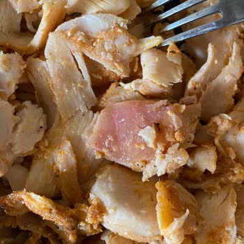 Lezita Hazır Pişmiş Yaprak Döner Den Pişmemiş Tavuk Parçaları Ve Kötü Koku