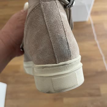 Yargıcı Kullanılmış Ayakkabı Yolladı