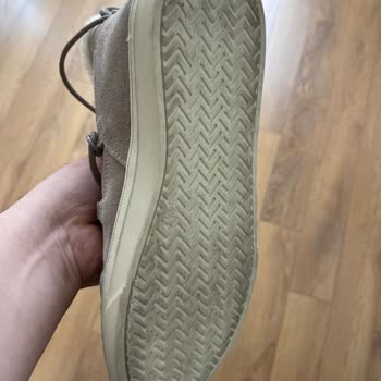 Yargıcı Kullanılmış Ayakkabı Yolladı