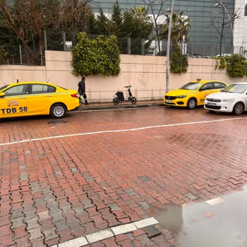 Taksiciler Odası Taksi Durağının Yolcu Almaması