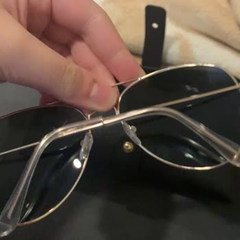 Longchamp Yanıltıcı Site, Yanlış Eşya