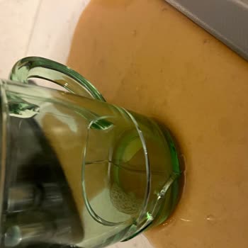 Paşabahçe Marka Bardağın Çay Konunca Durup Dururken Kırılması