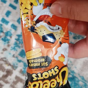 Cheetos Çerez De Siyah Bir Şey Çıktı Umarım Böcek Değildir 😤
