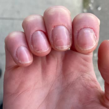 Aslife Health Club Kanatarak, Temizlemeden Yapılan Manikür