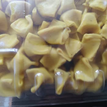 Migros Kapalı Paket Mantının Dolapta Küflenmesi