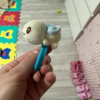 FLO Ayakkabı Personelin Kendinden Haberi Yok