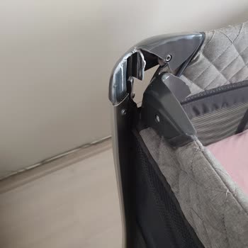 Kraft Signature Park Crib Remains Defective