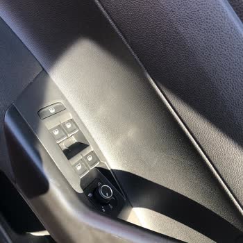 Oto Hammam Arabanın Sadece Dışı Yıkanıp İçi Silinmemişti Lekeler Tozlar Doluydu