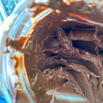 Nutella İçinde Pıtırcıklar Var