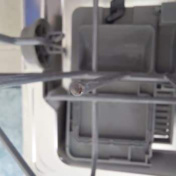 Beko BM4004 Bulaşık Makinesi Sepetleri Paslandı